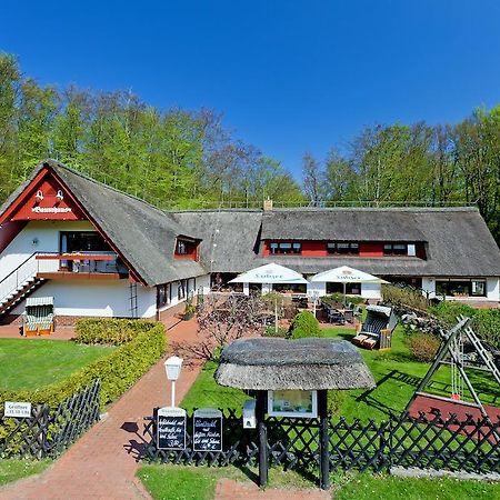 Restaurant & Hotel Baumhaus Hagen Sassnitz Exterior photo